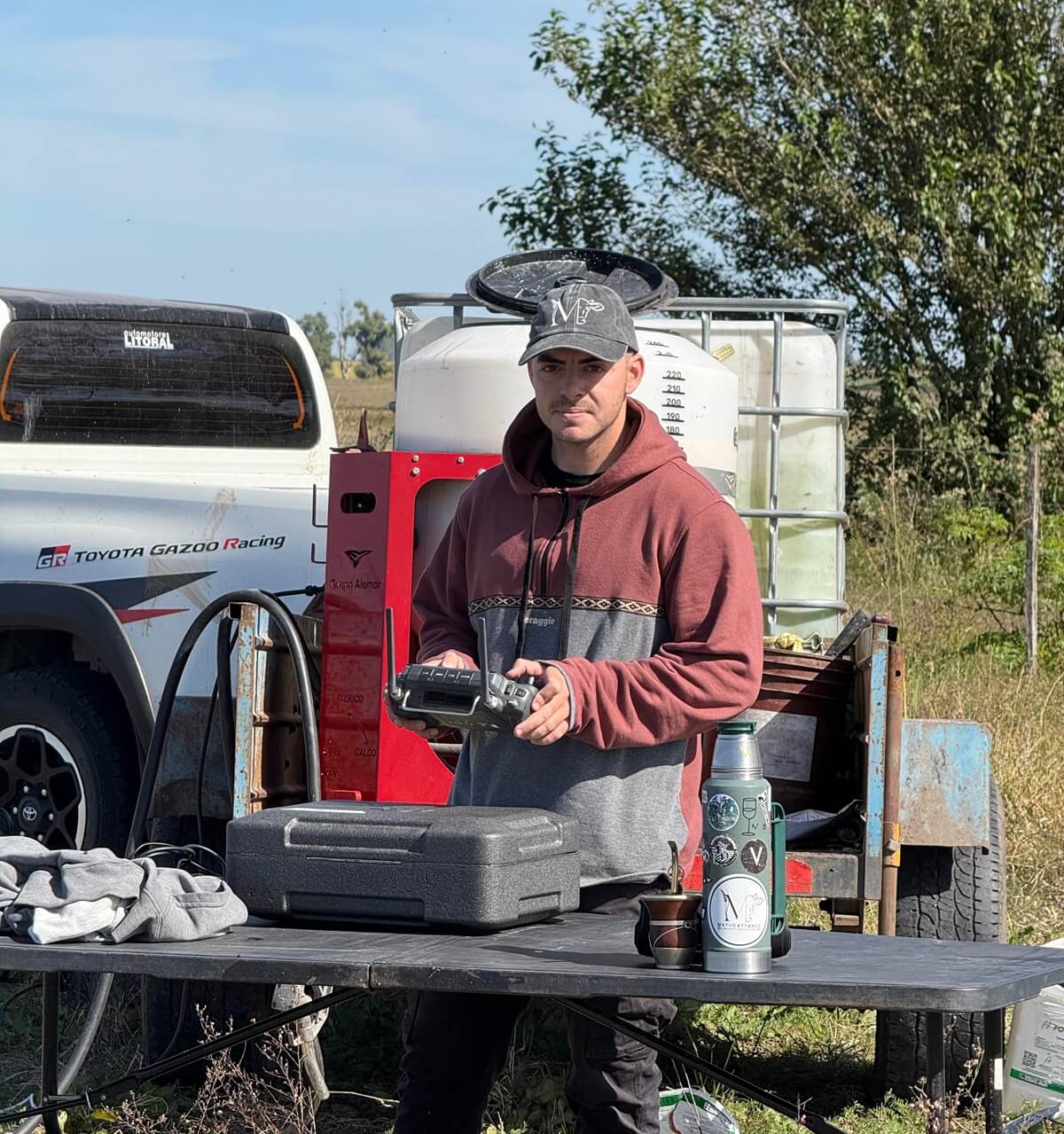 Cattaneo volando drones