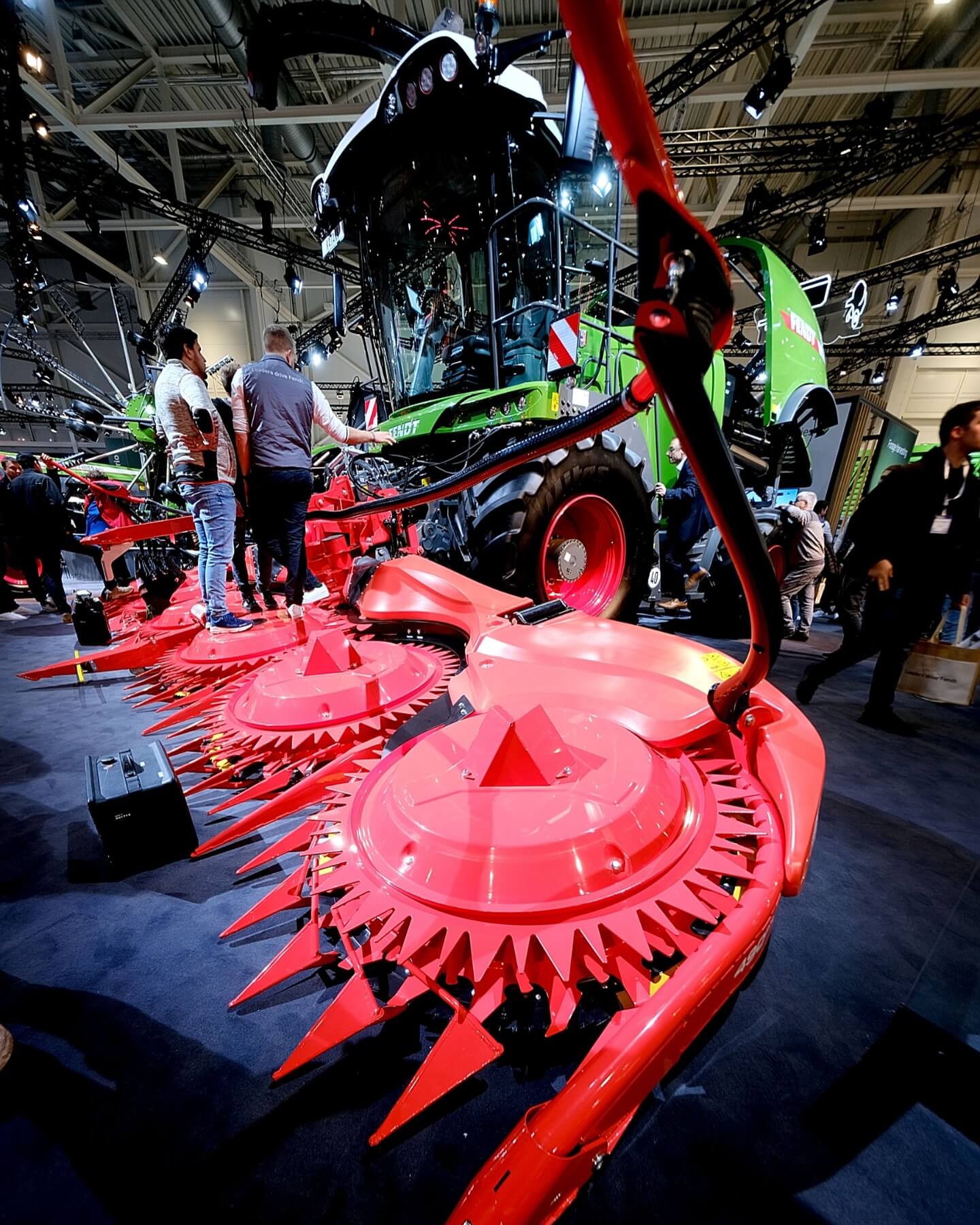Las nuevas tecnologías para el agro, con “eficiencia inteligente”: el futuro llega en Agritechnica 2025 4 agritechnica segadora