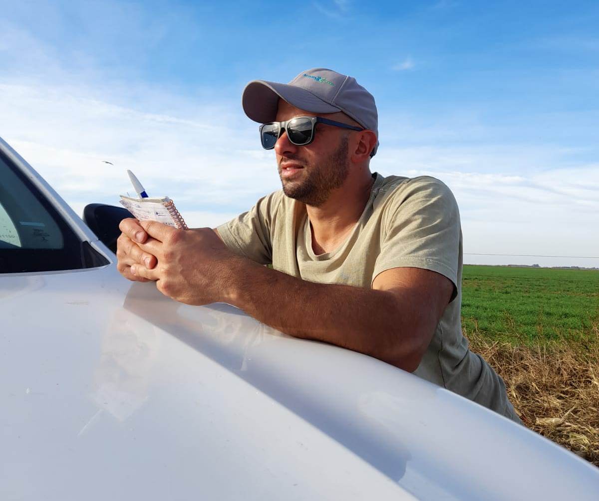 “La verdad es eso, tristeza”: sembró maíz soñando una gran cosecha y la sequía lo obligó a dárselo a las vacas 2 martin bireni