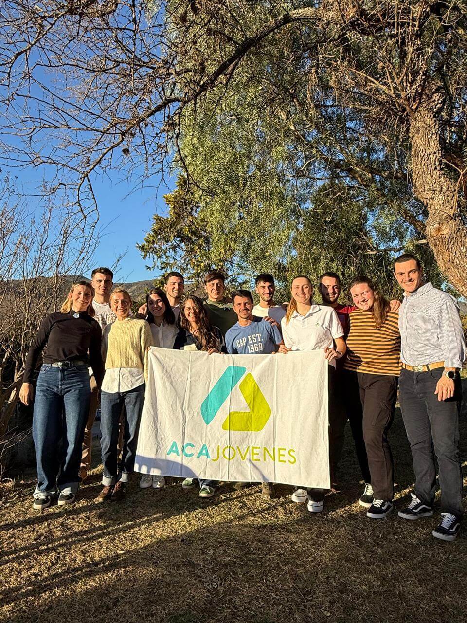 Lucio Chiesa con otros jovenes ACA02