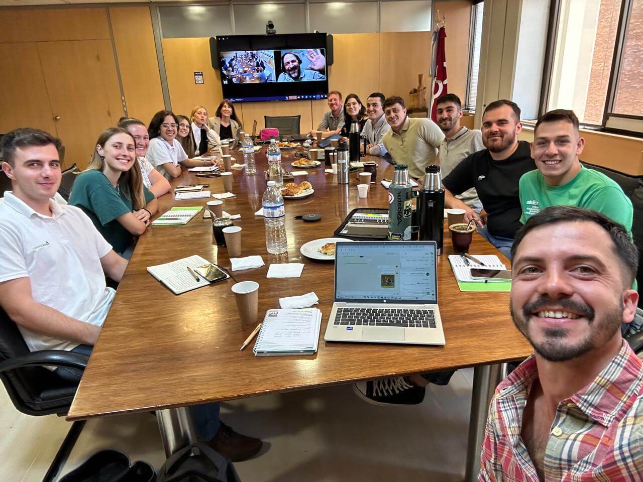 Lucio Chiesa y otros jovenes ACA reunion