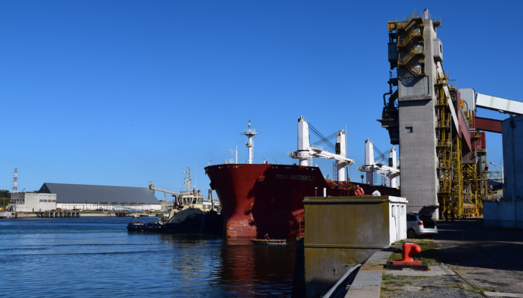 Rumbo a China: todo listo para uno los mayores embarques de soja en la historia del Puerto de Quequén