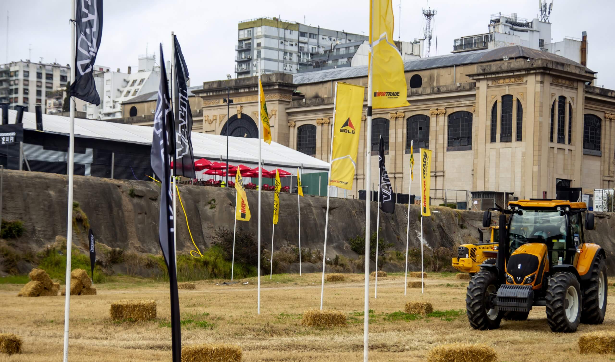 Valtra en Expo Rural 2 scaled