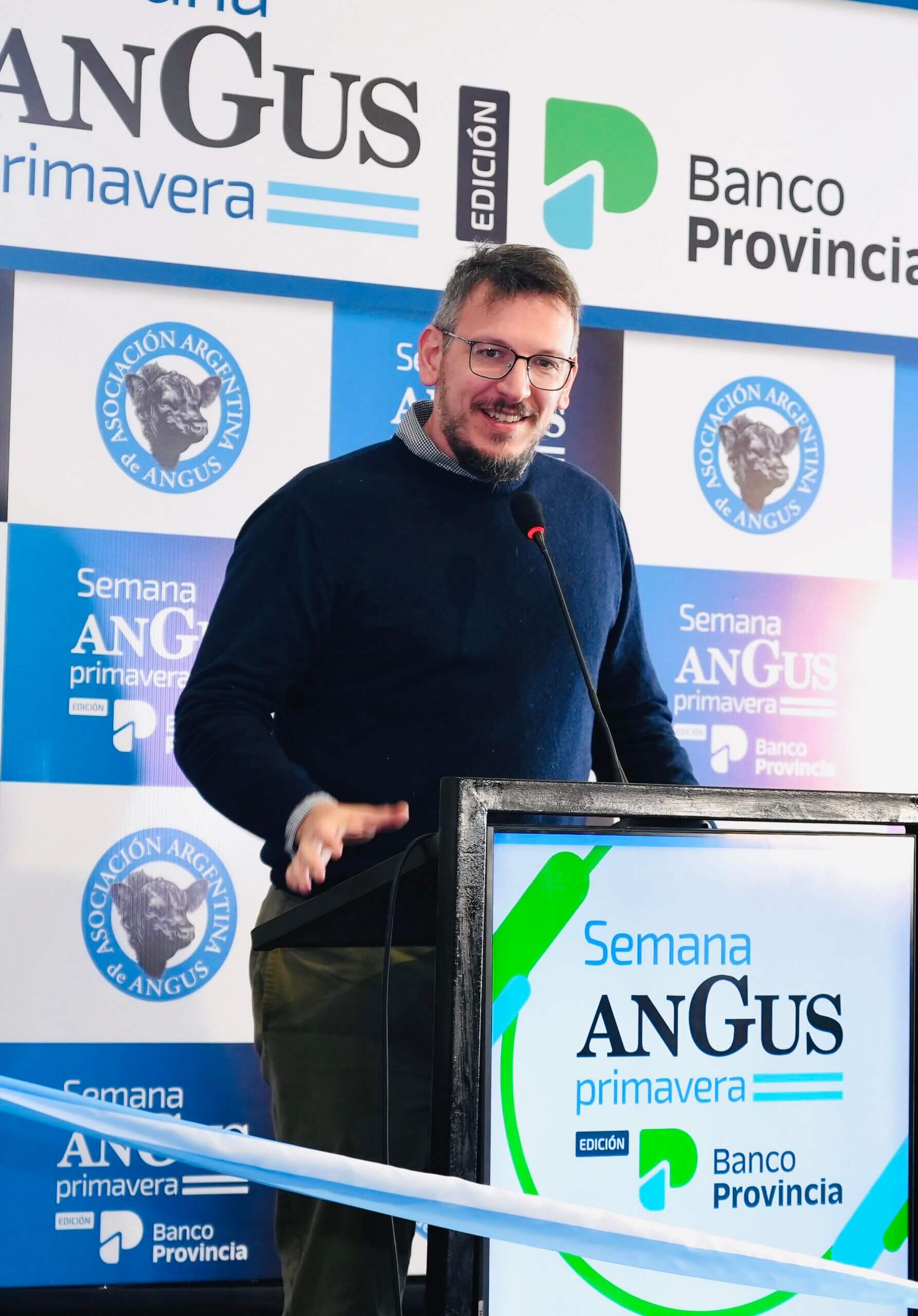 Descargar foto de Juan Cuattromo presidente de Banco Provincia