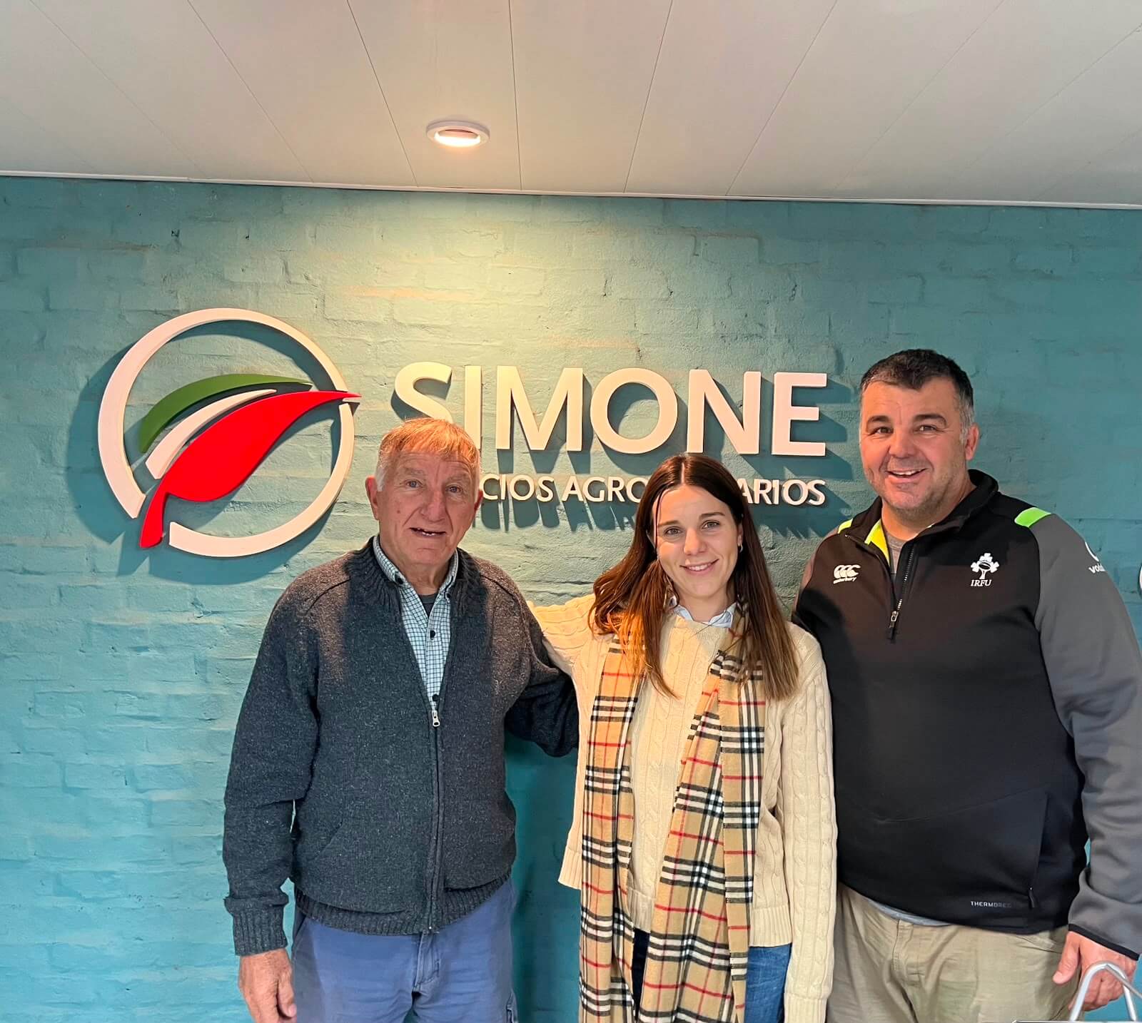 Jenny con el papa y el abuelo